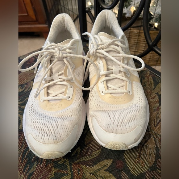 lululemon athletica Women's Cream Athletic Shoes - Picture 2 of 10